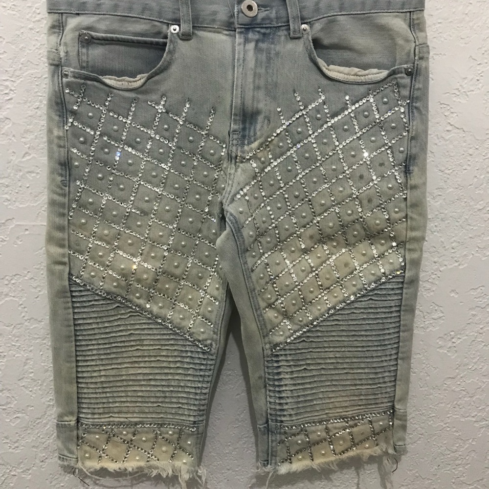 DENIM SHORTS CRYSTAL AND PEARL EMBELLISHMENTS